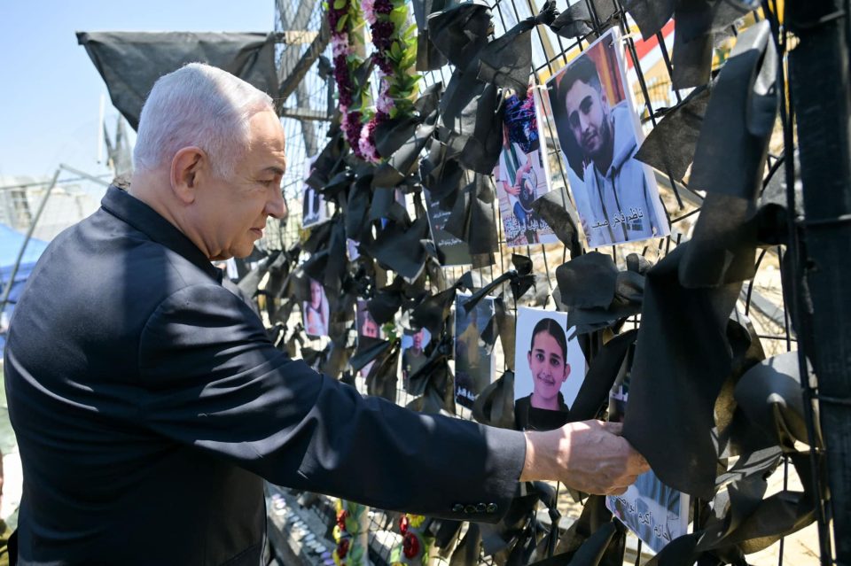 Нетанјаху: Знаеме дека 21 заложник е жив, нема потврда за судбината на уште тројца