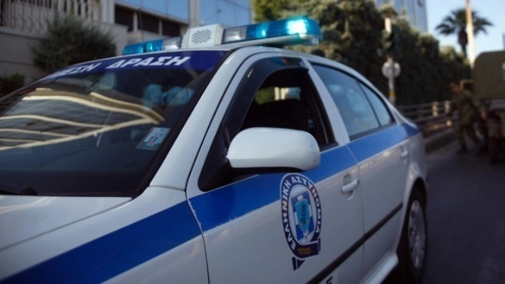 Внимавајте во Грција: Пушење во возило со дете под 12 години ќе ве „кошта“ 1.500 евра и одземање возачка дозвола!