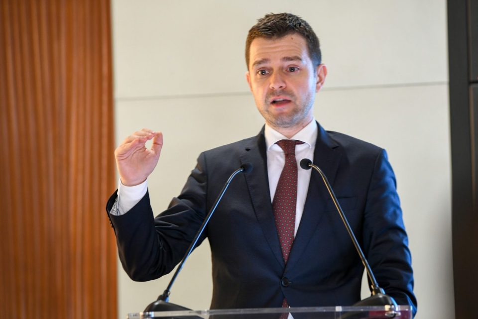 Муцунски: Македонија ја поддржува иницјативата за формирање суд за воени злосторства за Украина