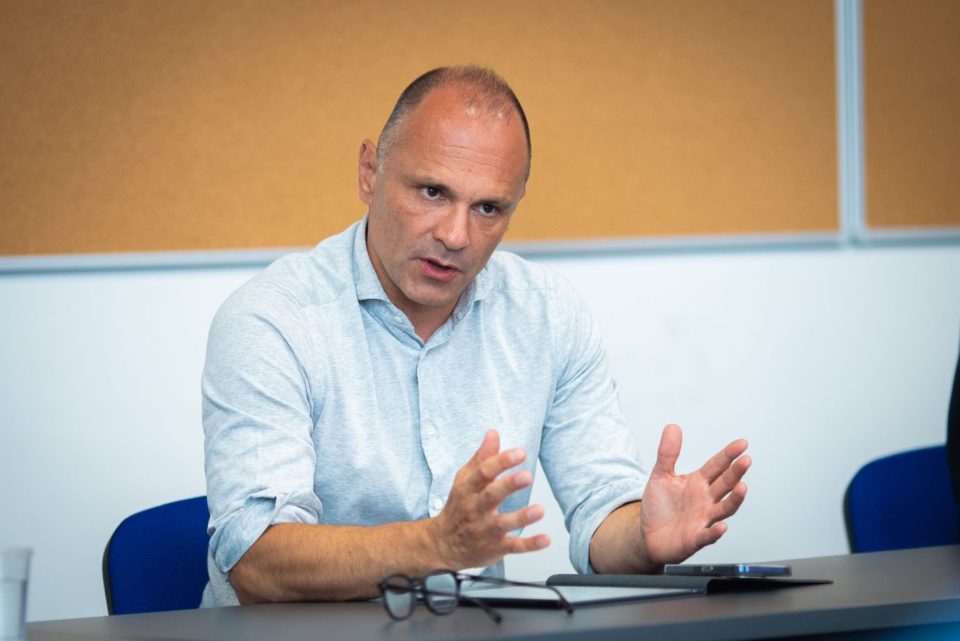 Мансиевски: Филипче да излезе од дупката во која се крие и да одговори на јавноста за акциите во индиската авиокомпанија, за златната виза и за пресудата за Модуларна болница