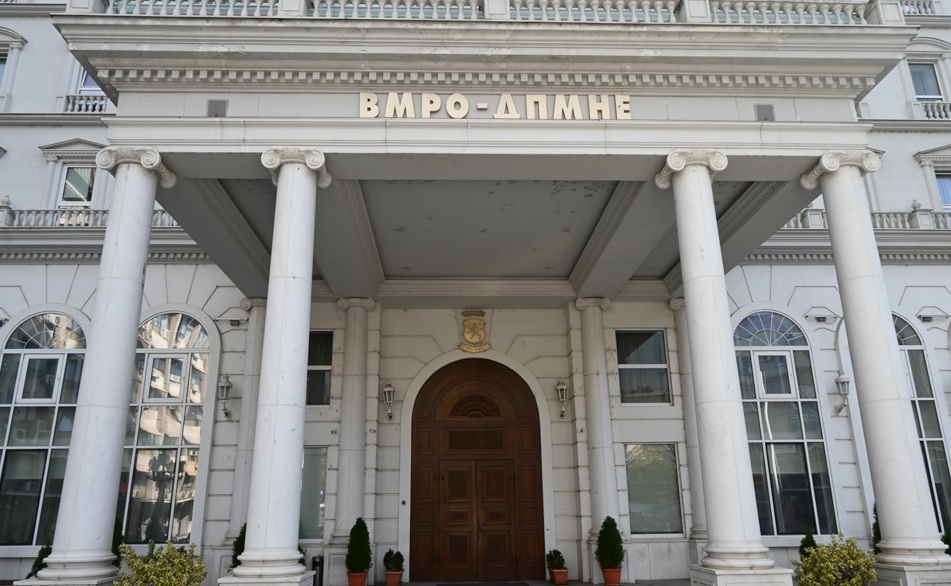 ВМРО-ДПМНЕ: Во СДС лицемерието на сцена, откако го покачија ДДВ на околу 1500 прехранбени производи, сега лијат крокодилски солзи за негово укинување