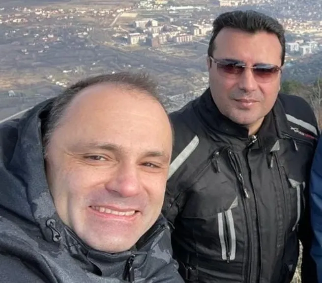 СДСМ го дозаглави Филипче: НЕМА ИМОТ ВО ОАЕ! А, нема ни 5 годишно искуство… Па, како тогаш добил ЗЛАТНА виза?