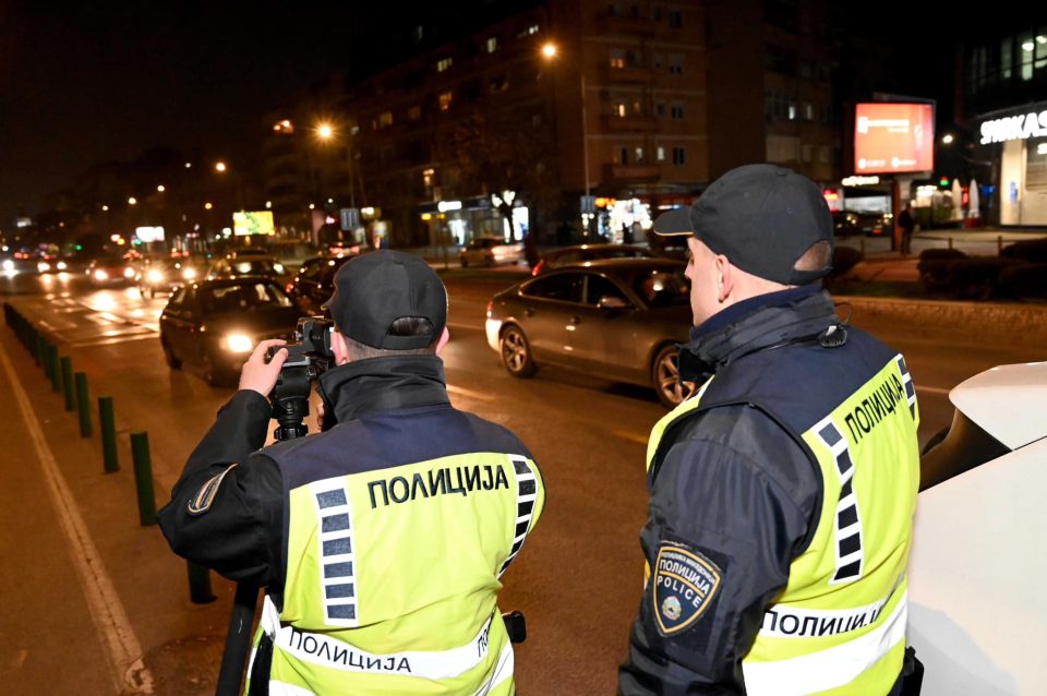 За едно деноноќие во Скопје казнети 180 возачи